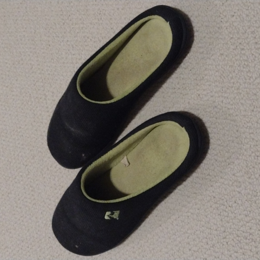 Hose slippers